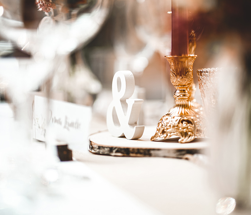 Dekorierter Tisch für Hochzeitsfeier